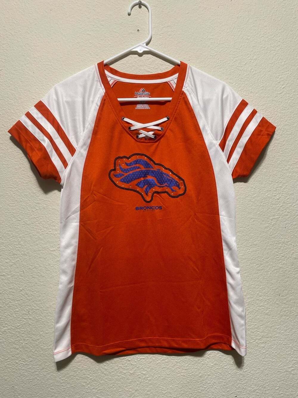 Majestic Denver Broncos Fan Fashion T-Shirt Size L Orange White Laced V-Neck